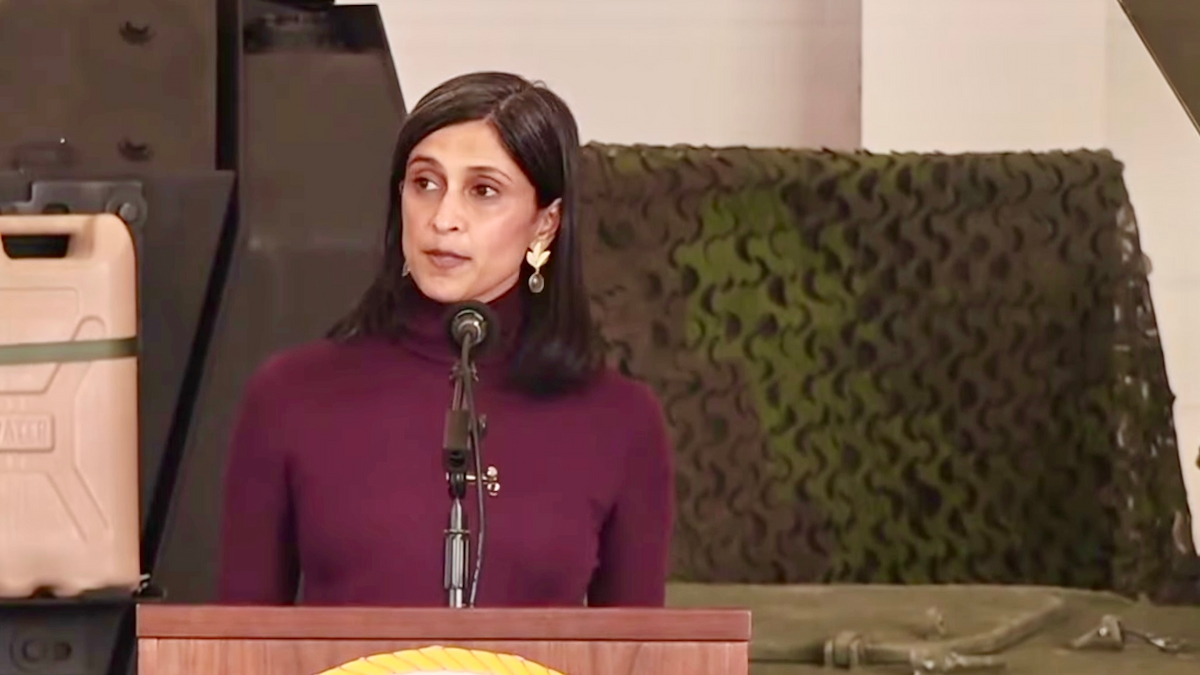 ‘He’s sleeping on the couch’ memes take over the internet as Usha Vance is seen without her wedding ring at recent event